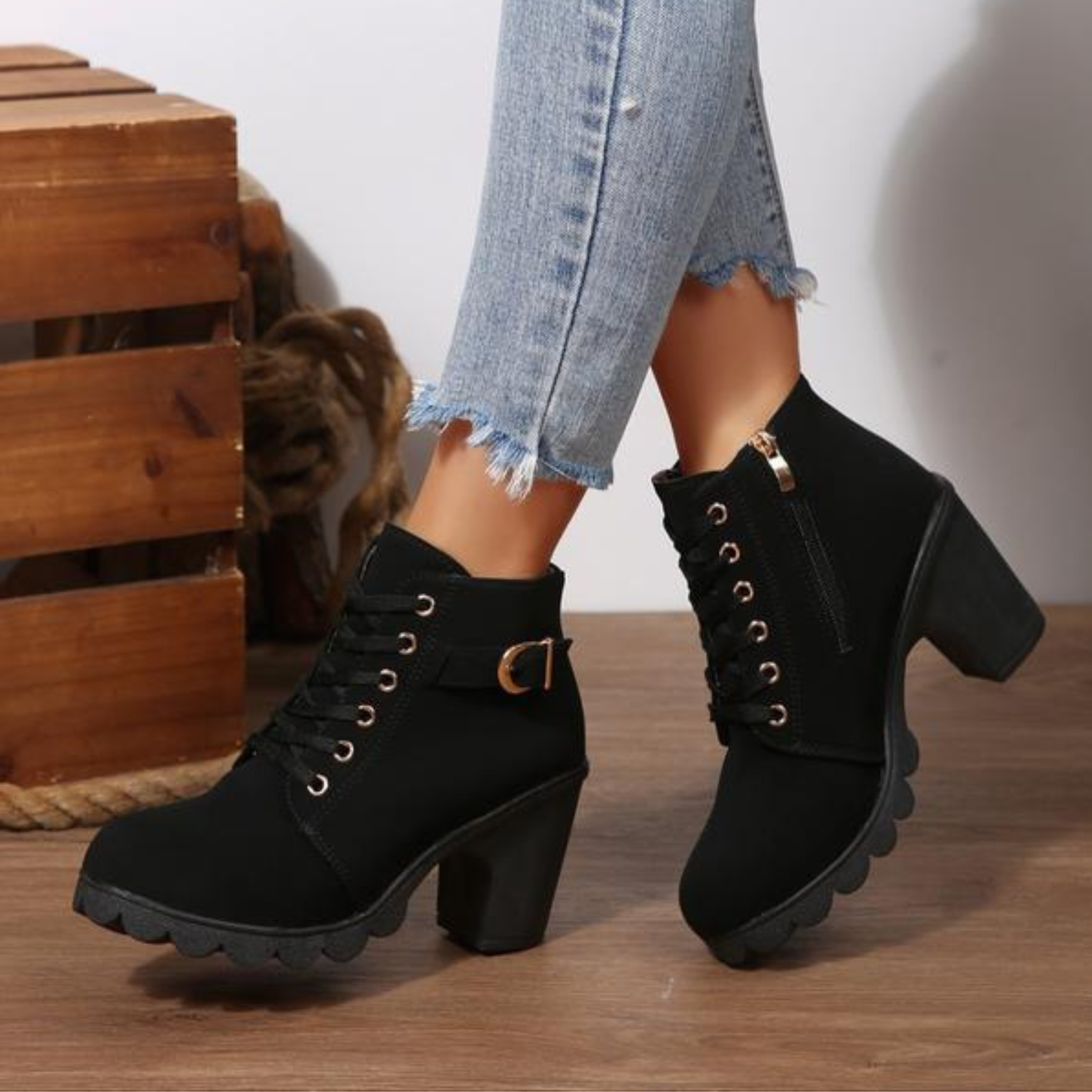 Vélin™ - Chic Lace-Up Metal Buckle Chunky Ankle Boots